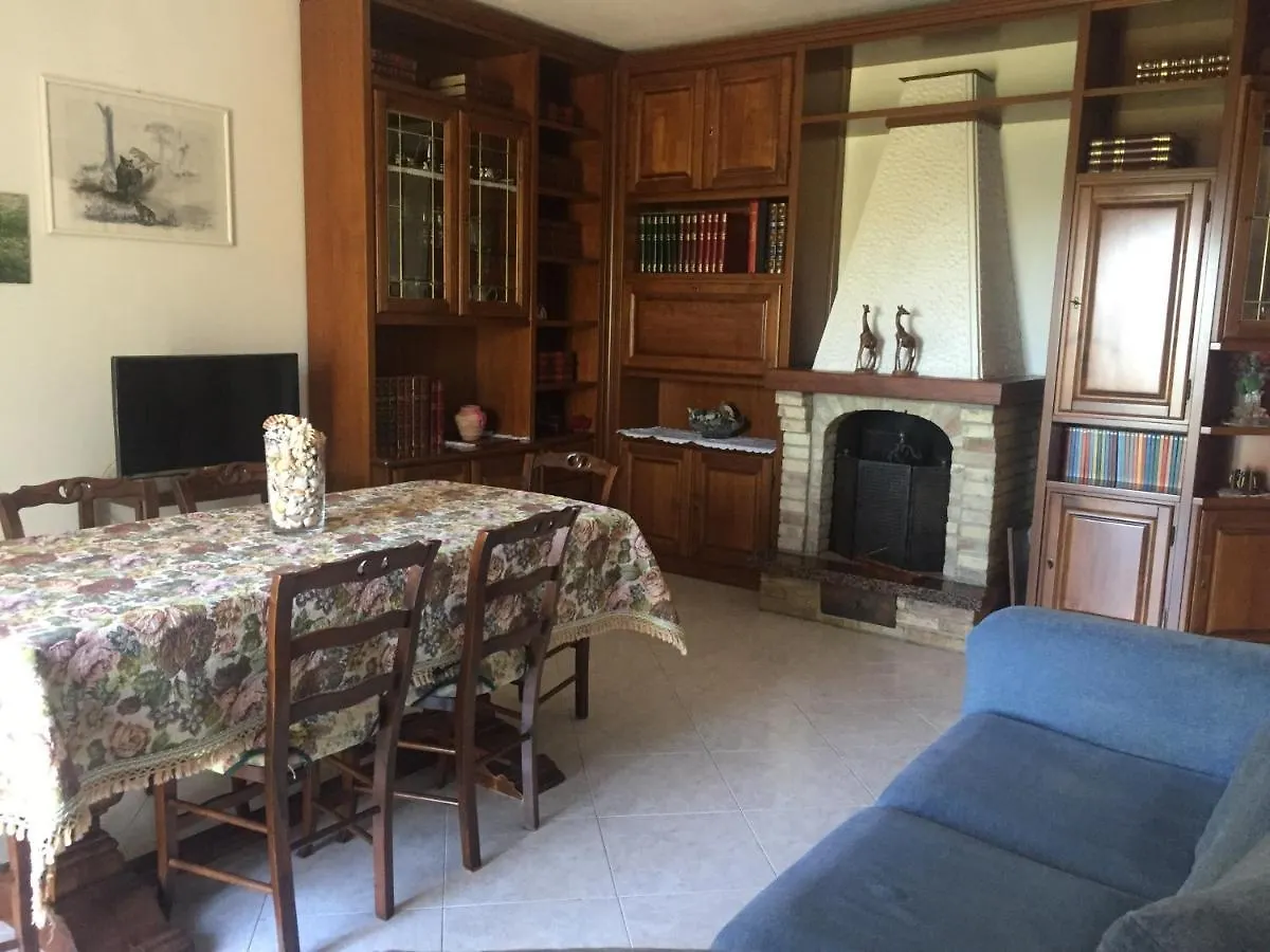 Da Monica Appartement Canneto  Italië